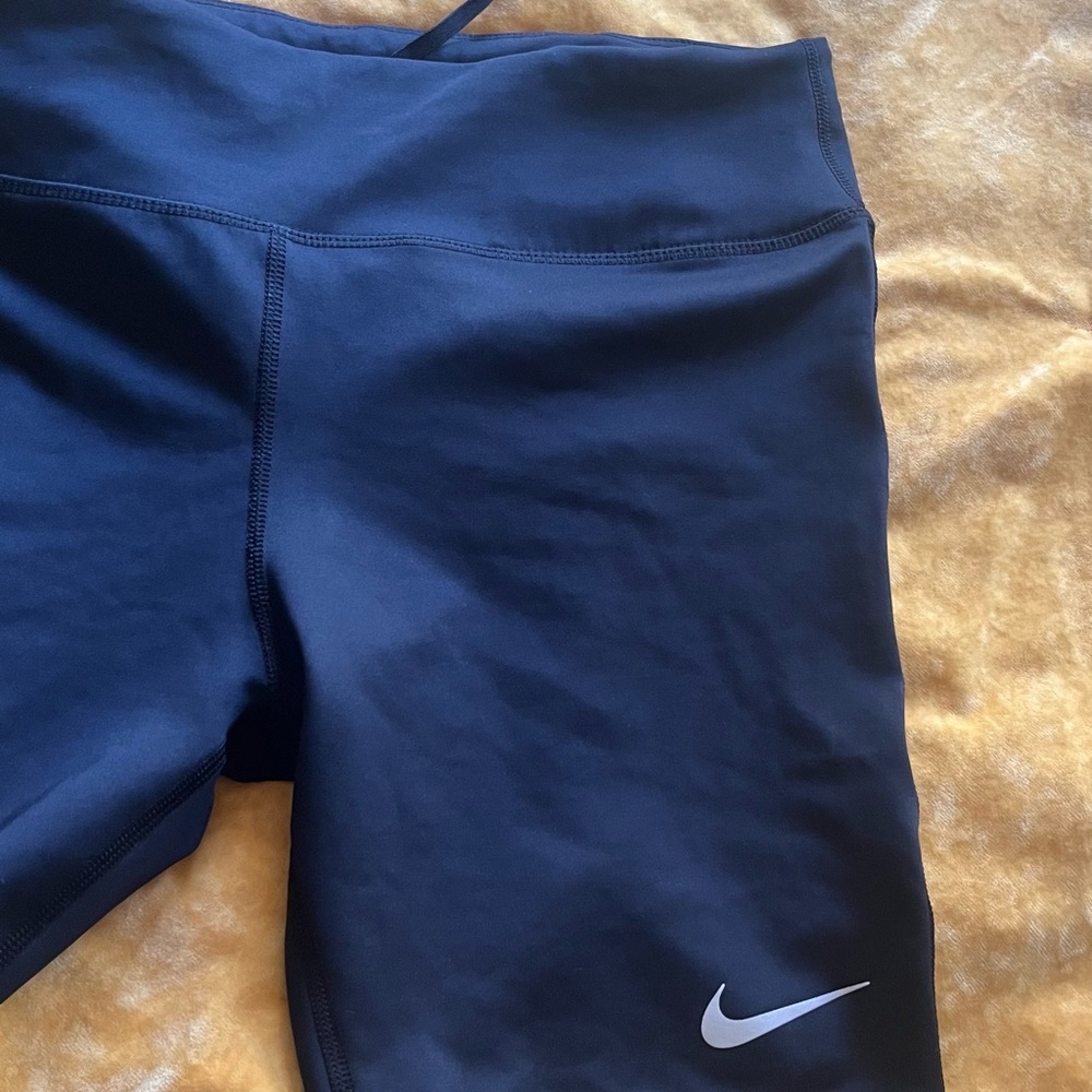 Dark gray Nike dry fit Shorts - Picture 4 of 12